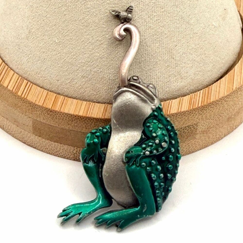 Vintage JJ Jonette Jewelry Green Enamel Frog Catching Fly Brooch
